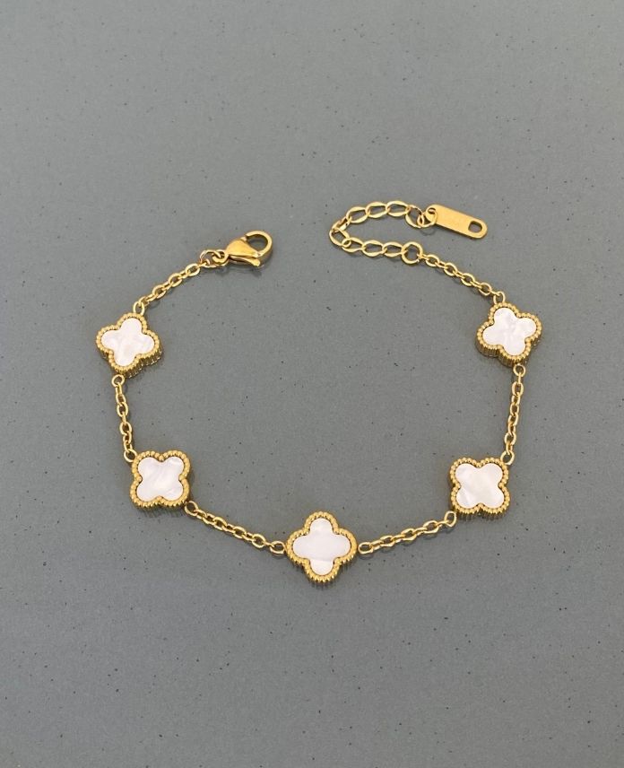 Çelik Gold 5 Küçük Yonca Beyaz Bileklik