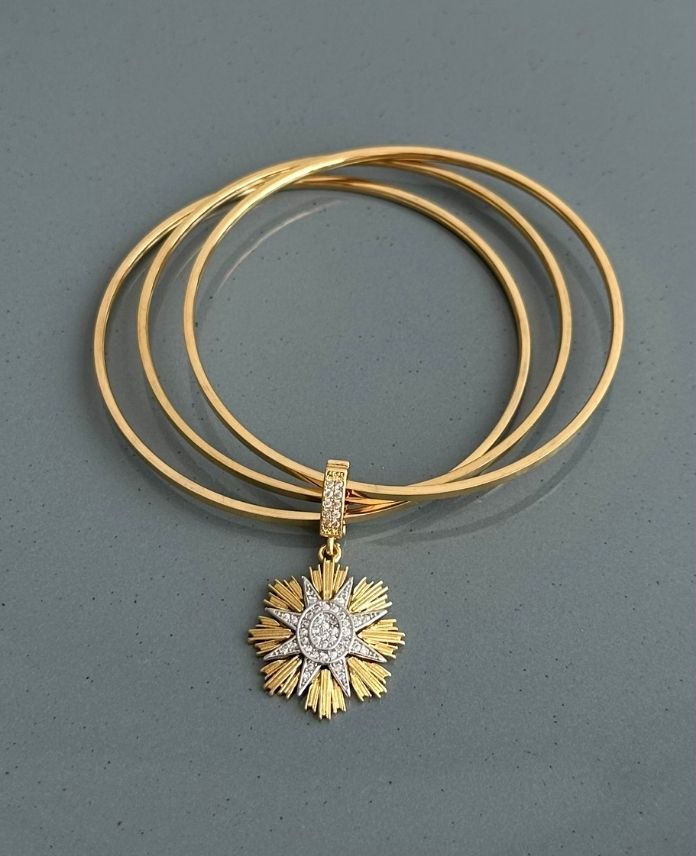 çelik gold charmlı ajda kelepçe