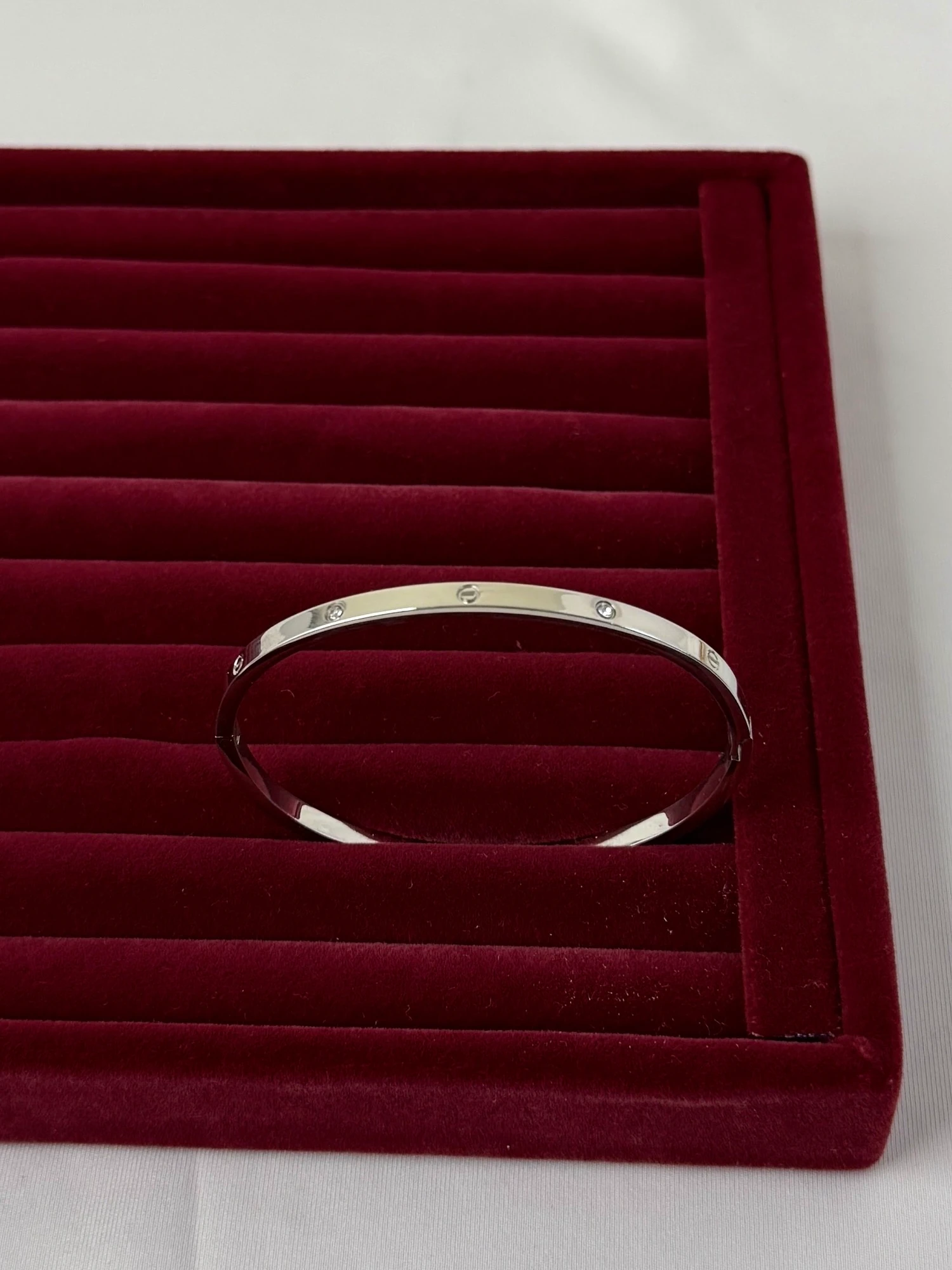 çelik silver ince crt taşlı 65mm büyük boy kelepçe