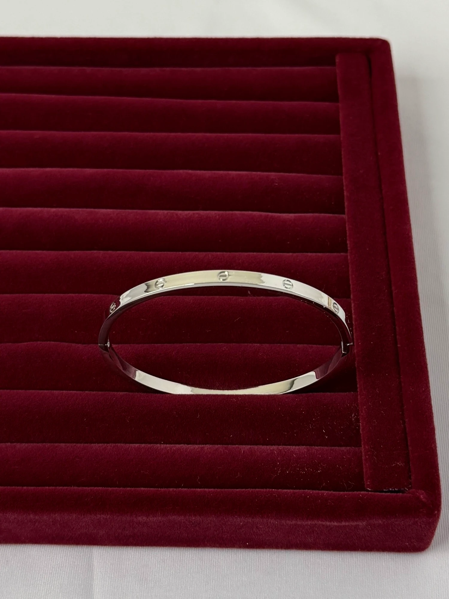 çelik silver ince crt taşsız 60mm orta boy kelepçe