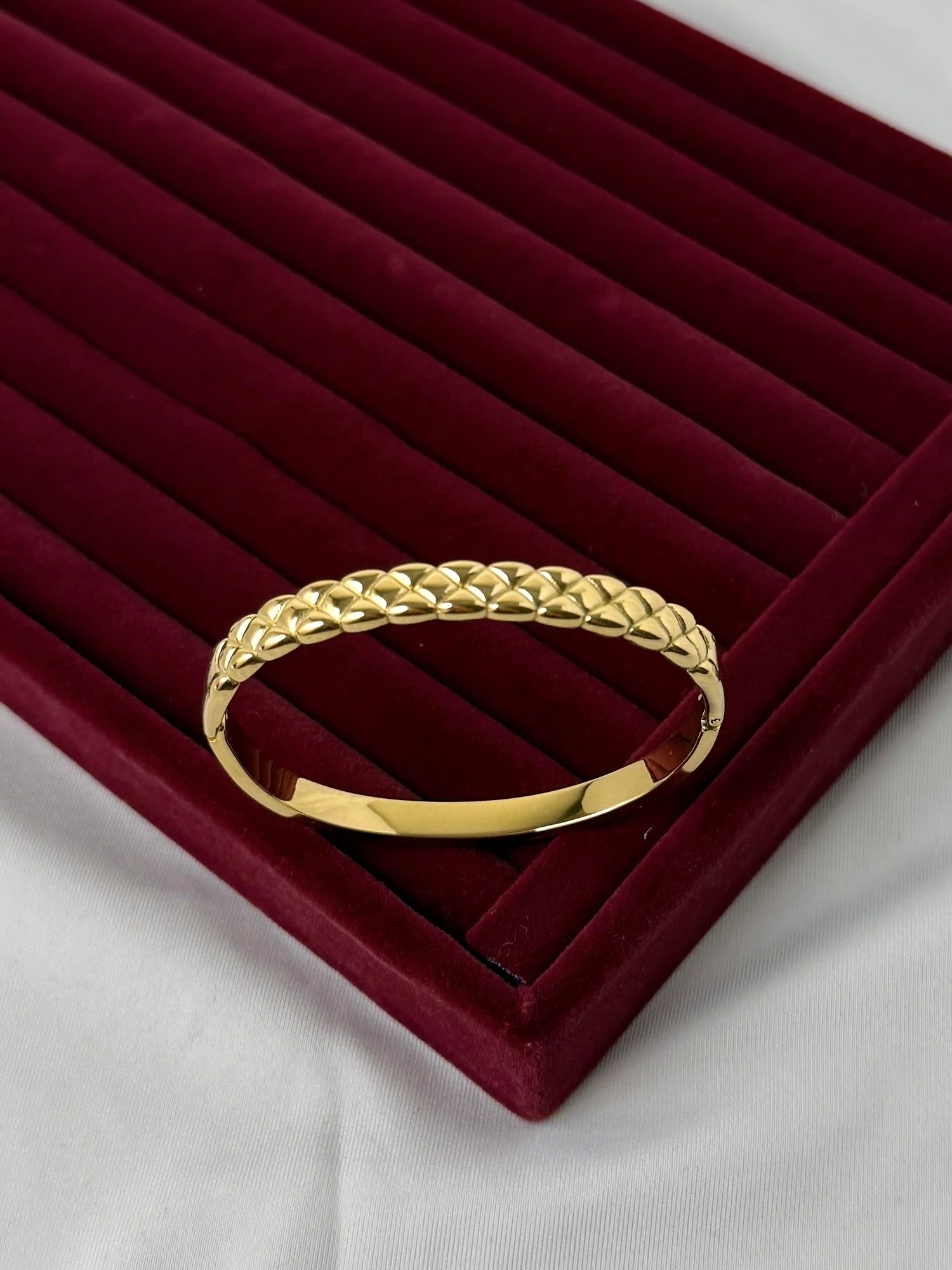 çelik gold düz örgü kelepçe