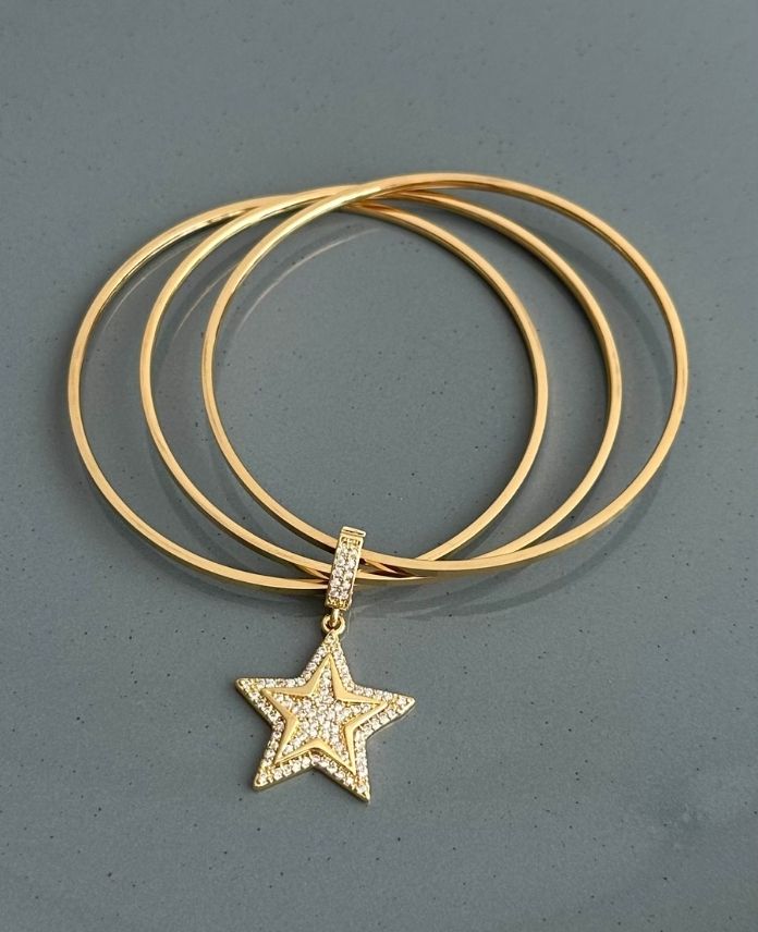 çelik gold charmlı ajda kelepçe