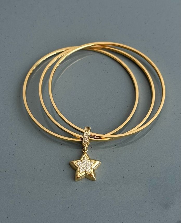 çelik gold charmlı ajda kelepçe