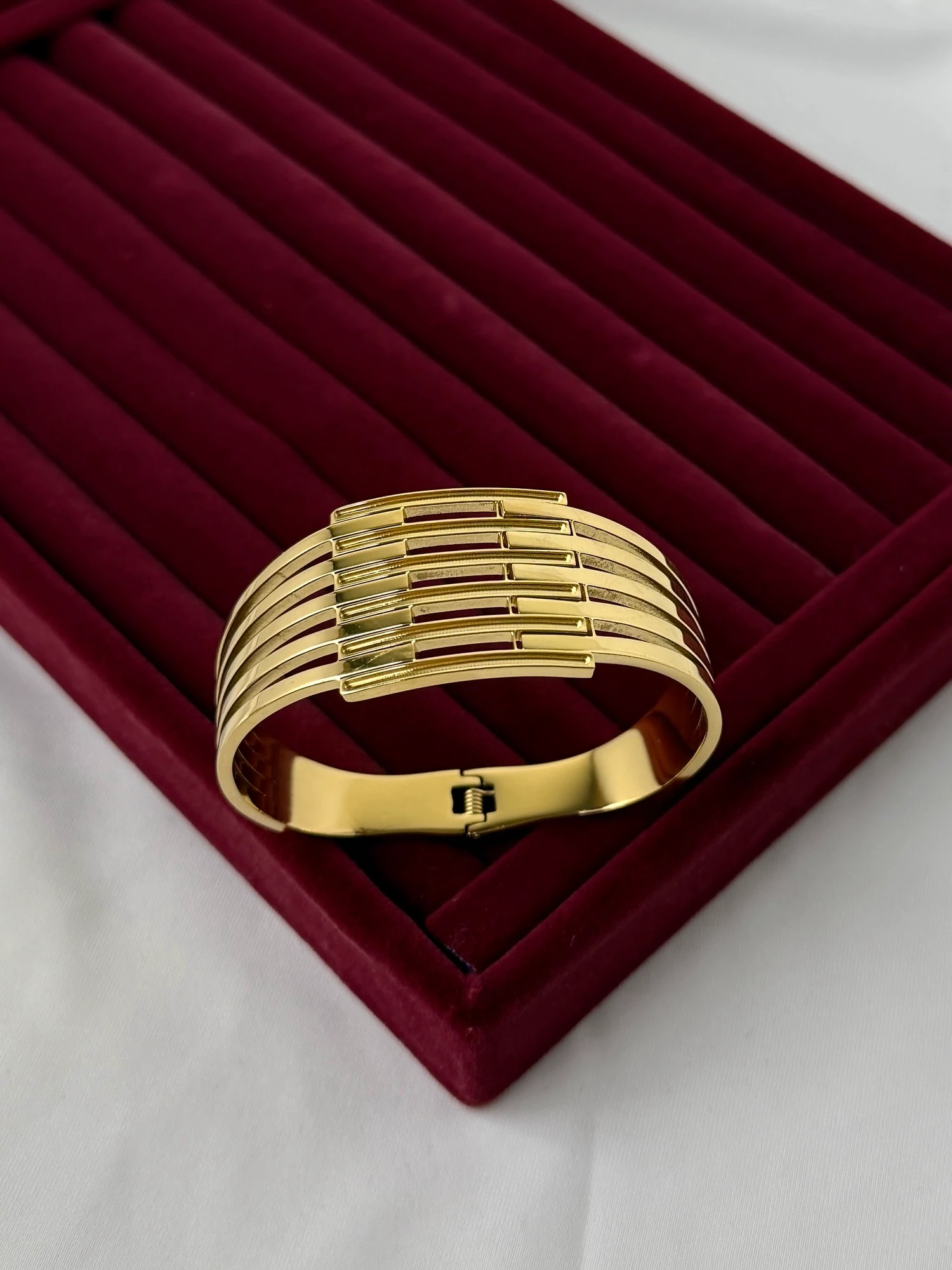 çelik gold tırtıklı altılı kaburga kelepçe
