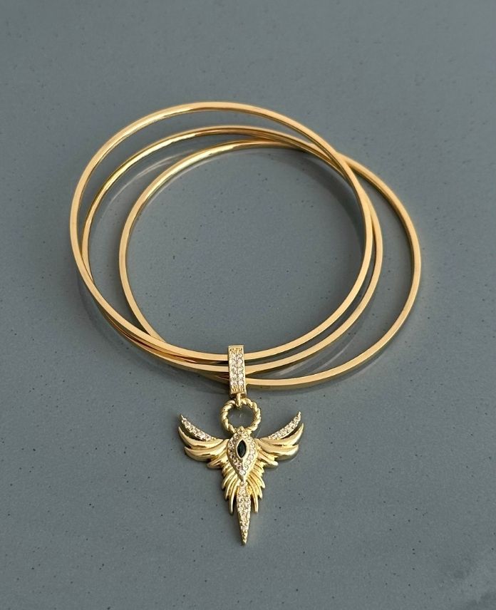 çelik gold charmlı ajda kelepçe
