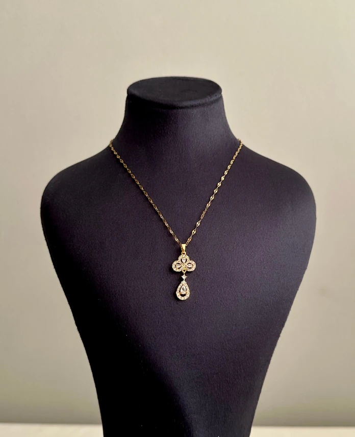 çelik gold bulut damla taşlı 45cm kolye