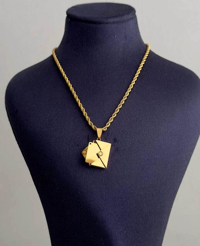 çelik gold burgu mektup plaka 45cm kolye