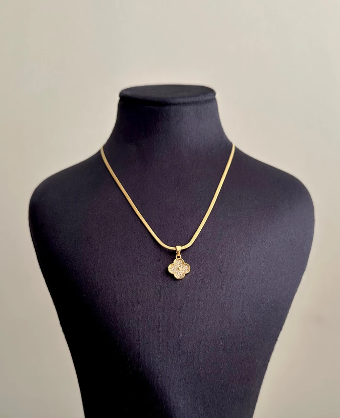 çelik gold yonca italyan 45cm kolye