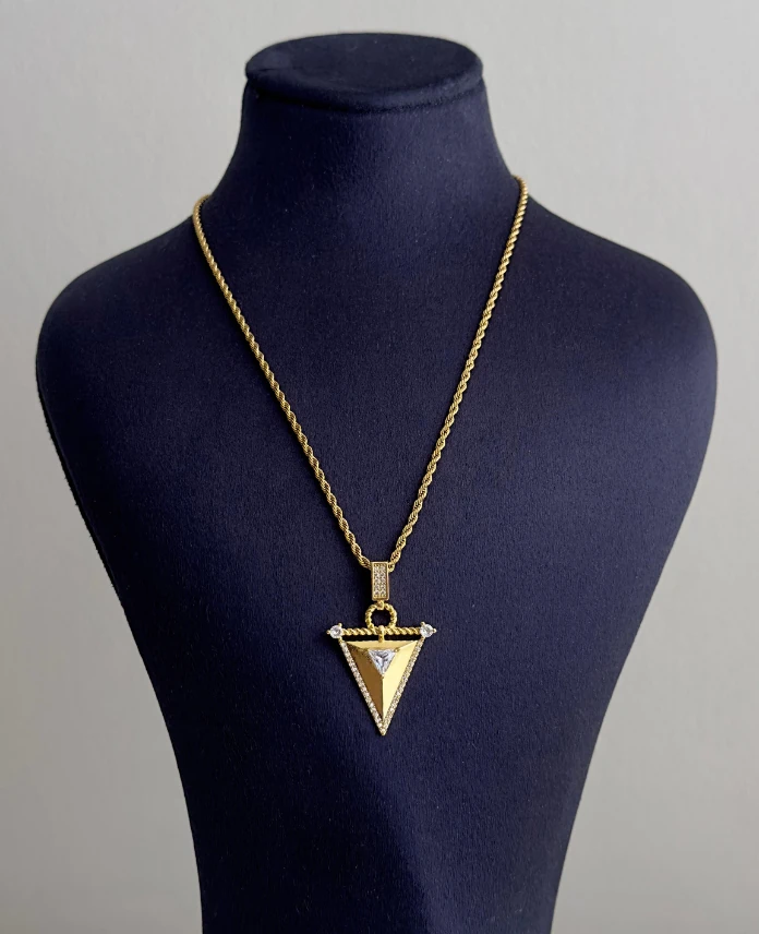 çelik gold burgu üçgen taş 45cm kolye