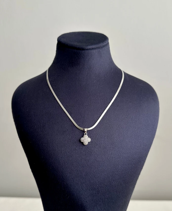 çelik silver italyan yonca taşlı 45cm kolye