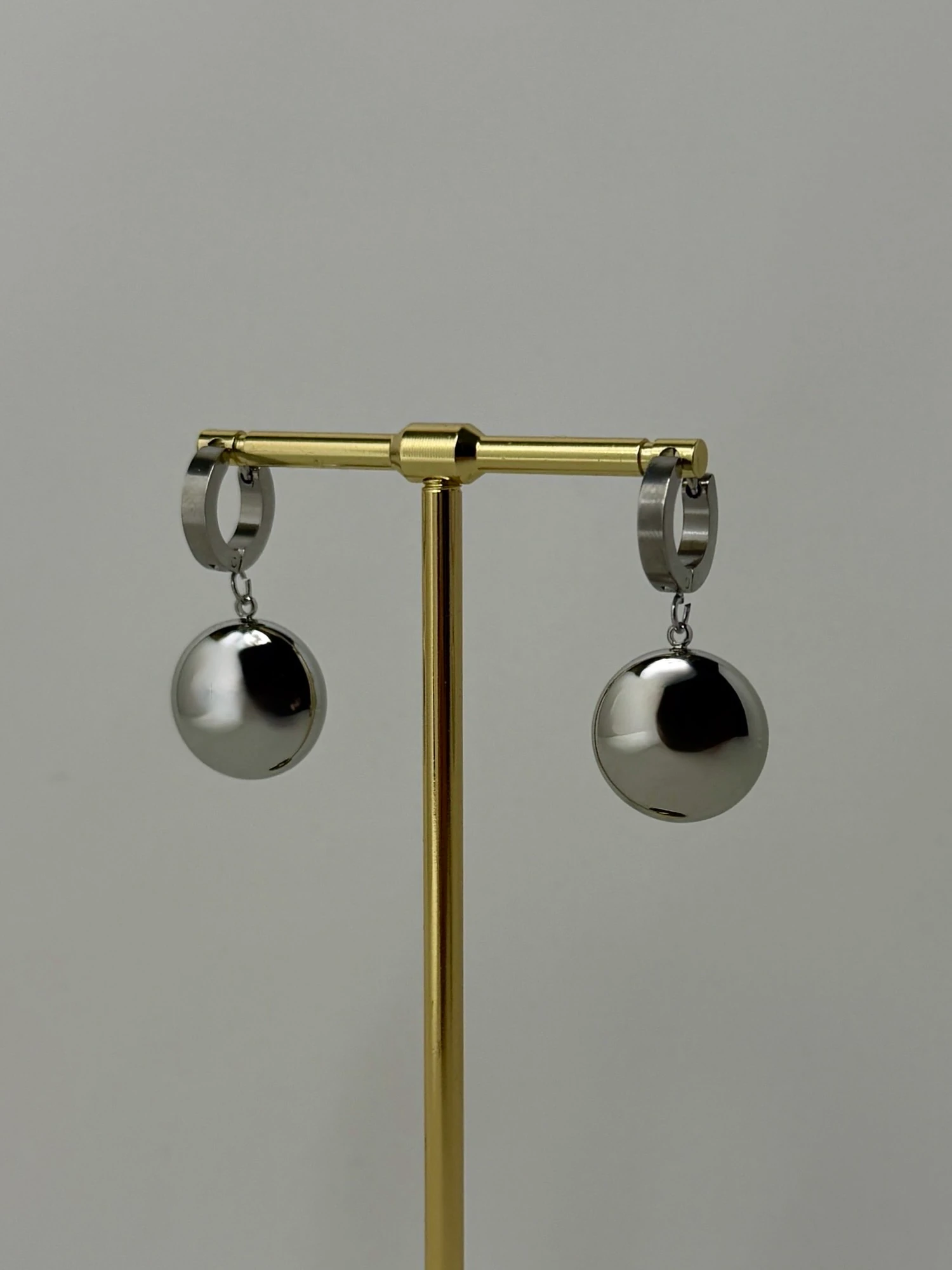 çelik silver top küpe