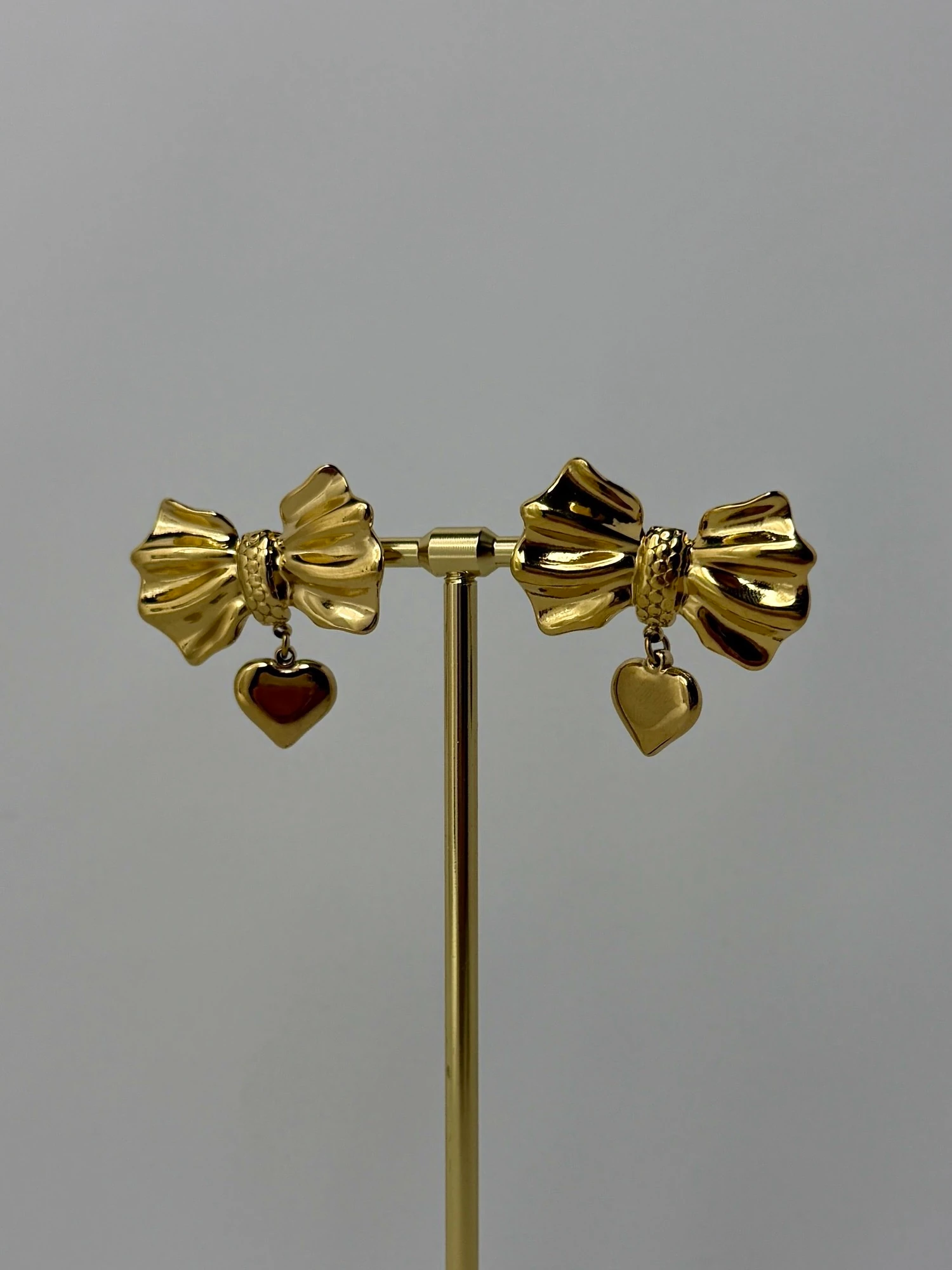 çelik gold kurdele kalp küpe