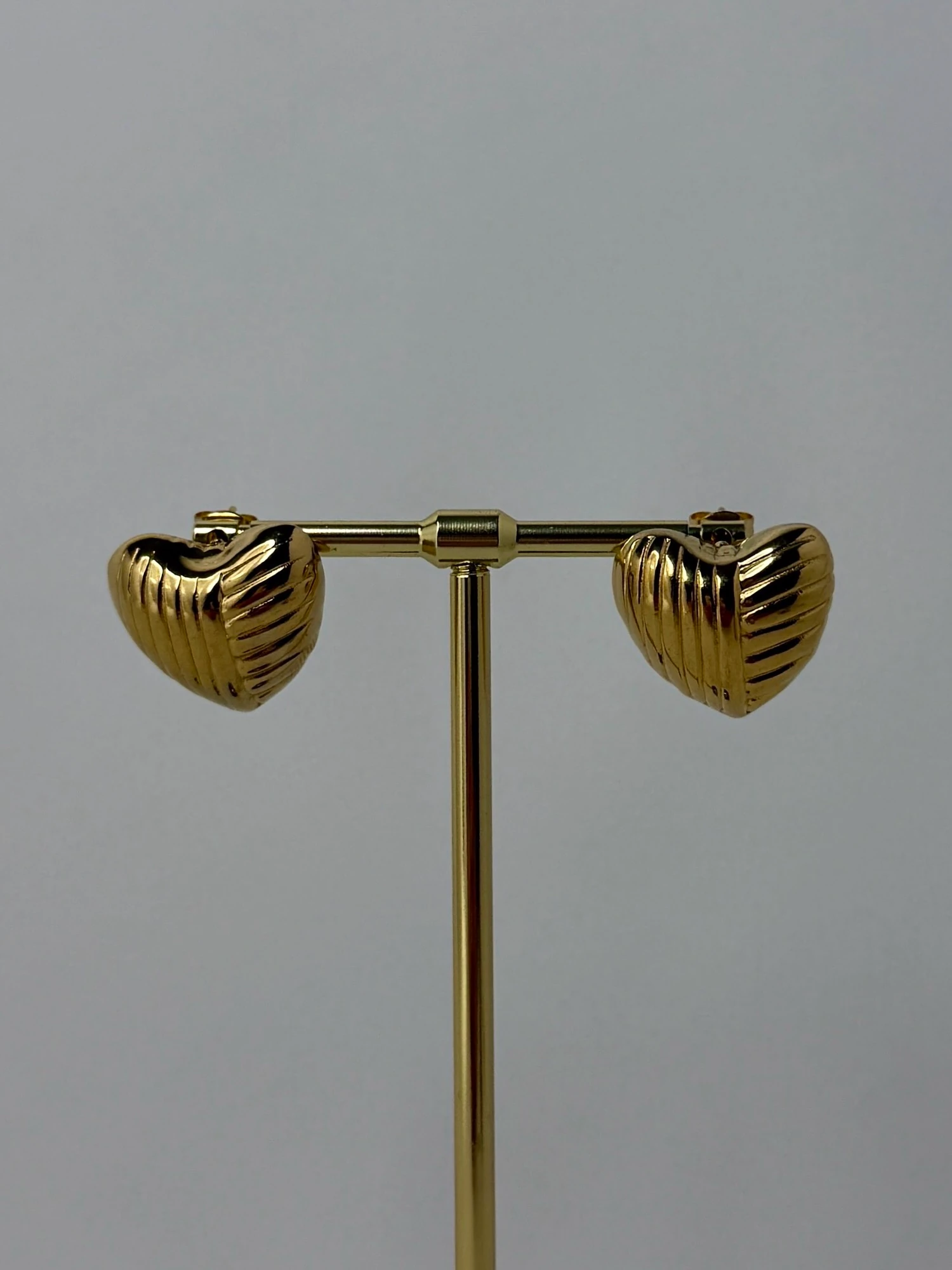 çelik gold kalp çizgili küpe