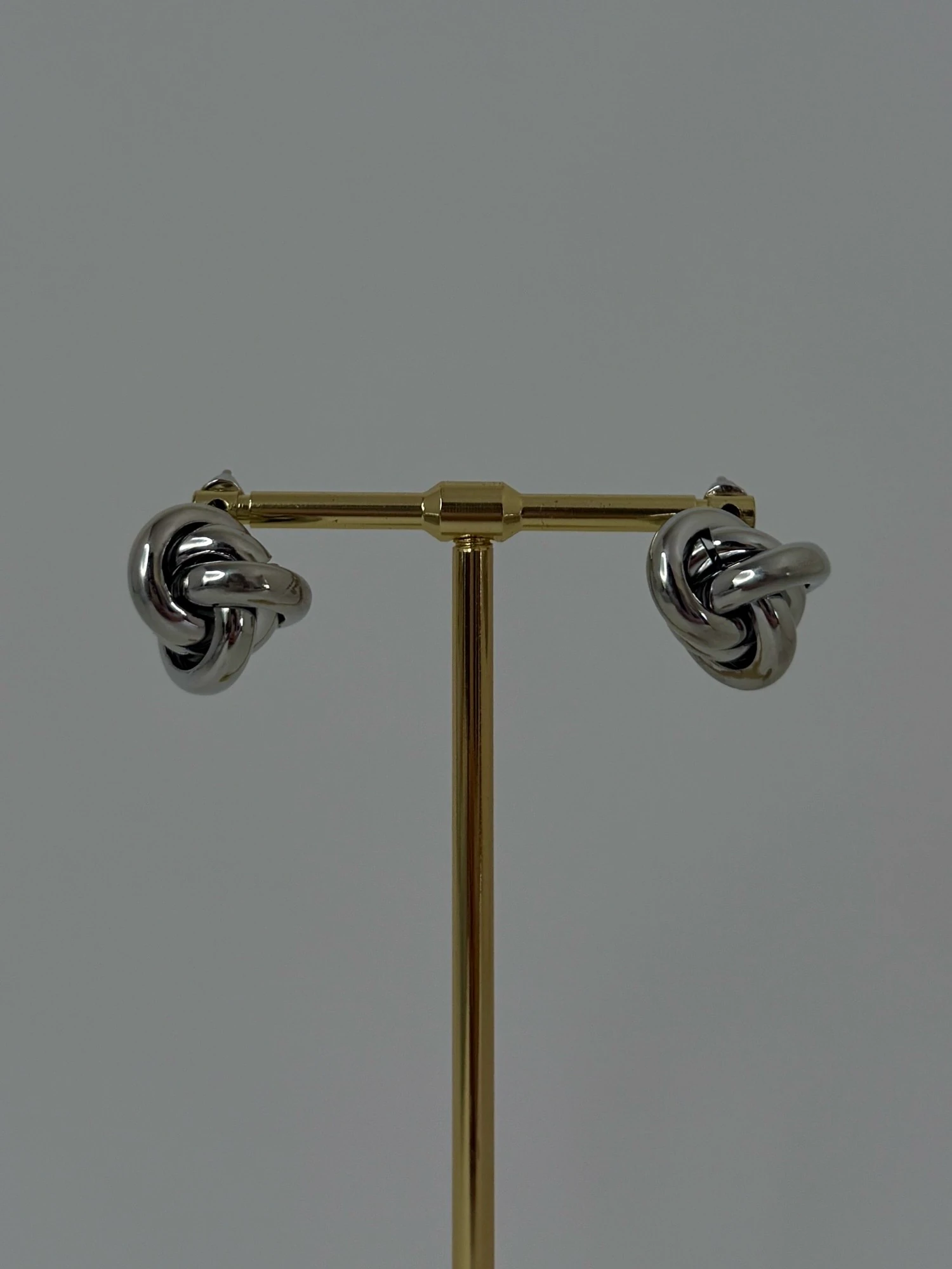 çelik silver düğüm küpe