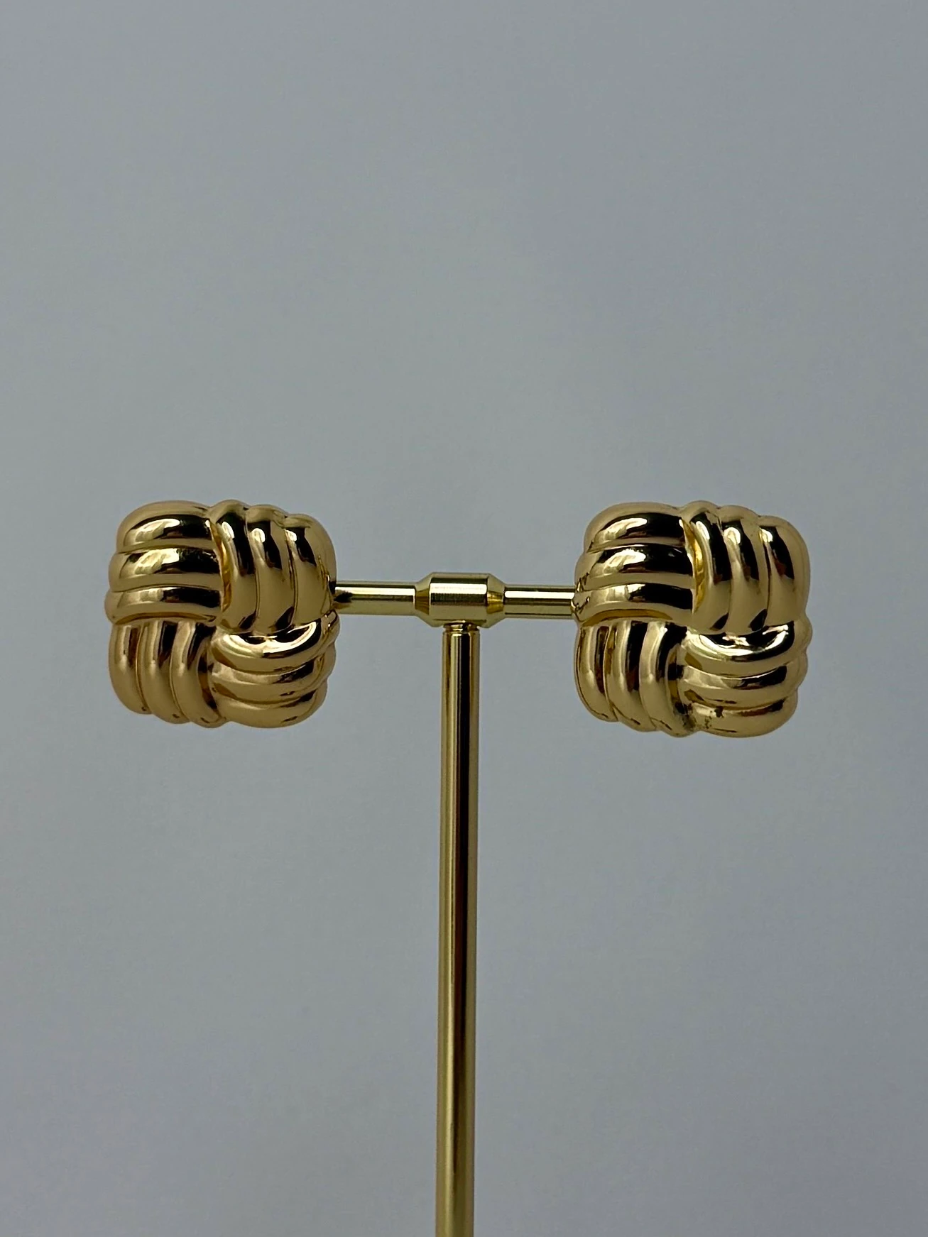 çelik gold kare çizgili küpe