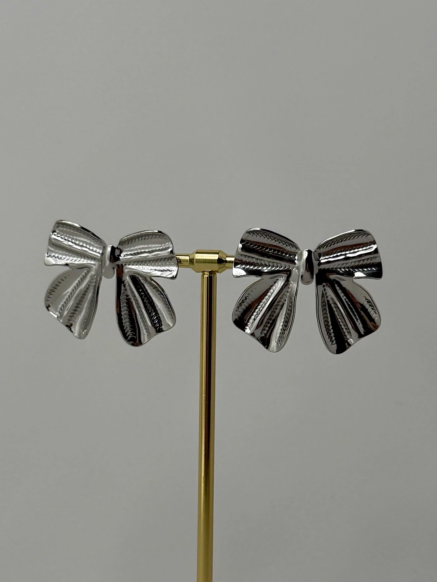 çelik silver kurdele küpe