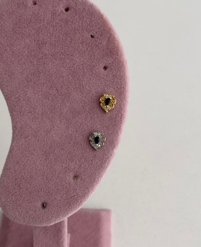 Çelik Taç Siyah Taş Tragus Piercing (Arkası Düz)
