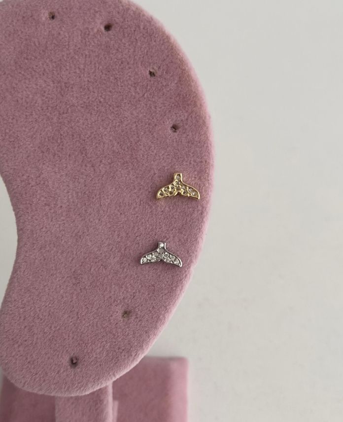 Çelik Balık Kuyruğu Tragus Piercing (Arkası Düz)