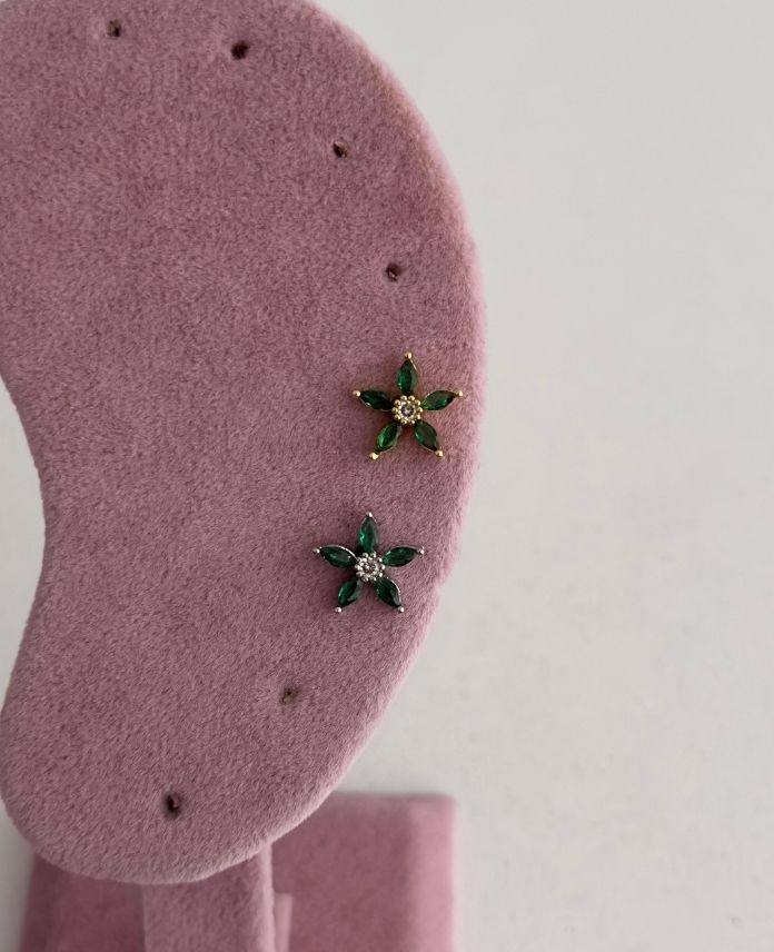 Çelik Çiçek Yeşil Tragus Piercing (Arkası Düz)