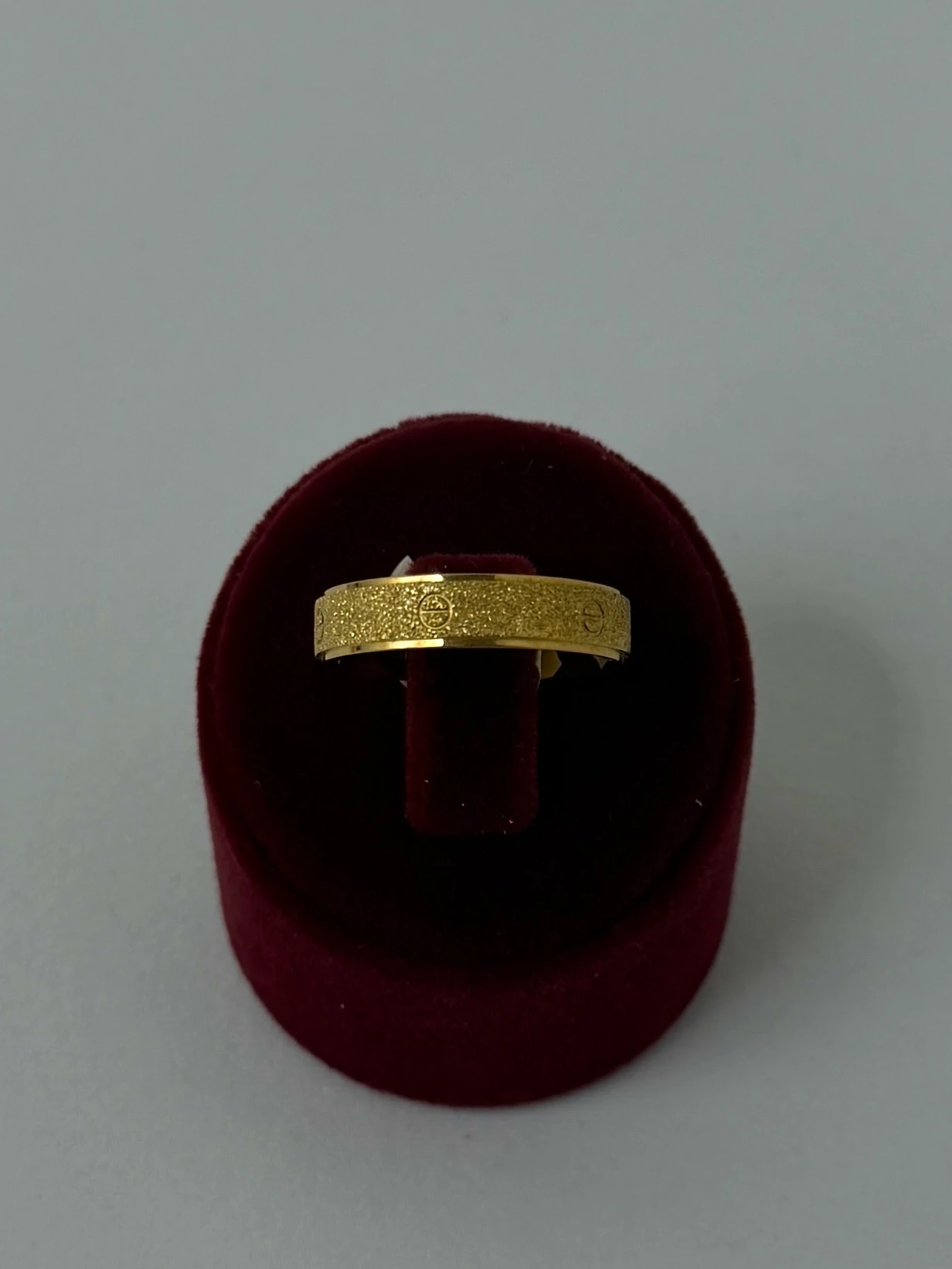 çelik gold numaralı simli crt desenli alyans yüzük