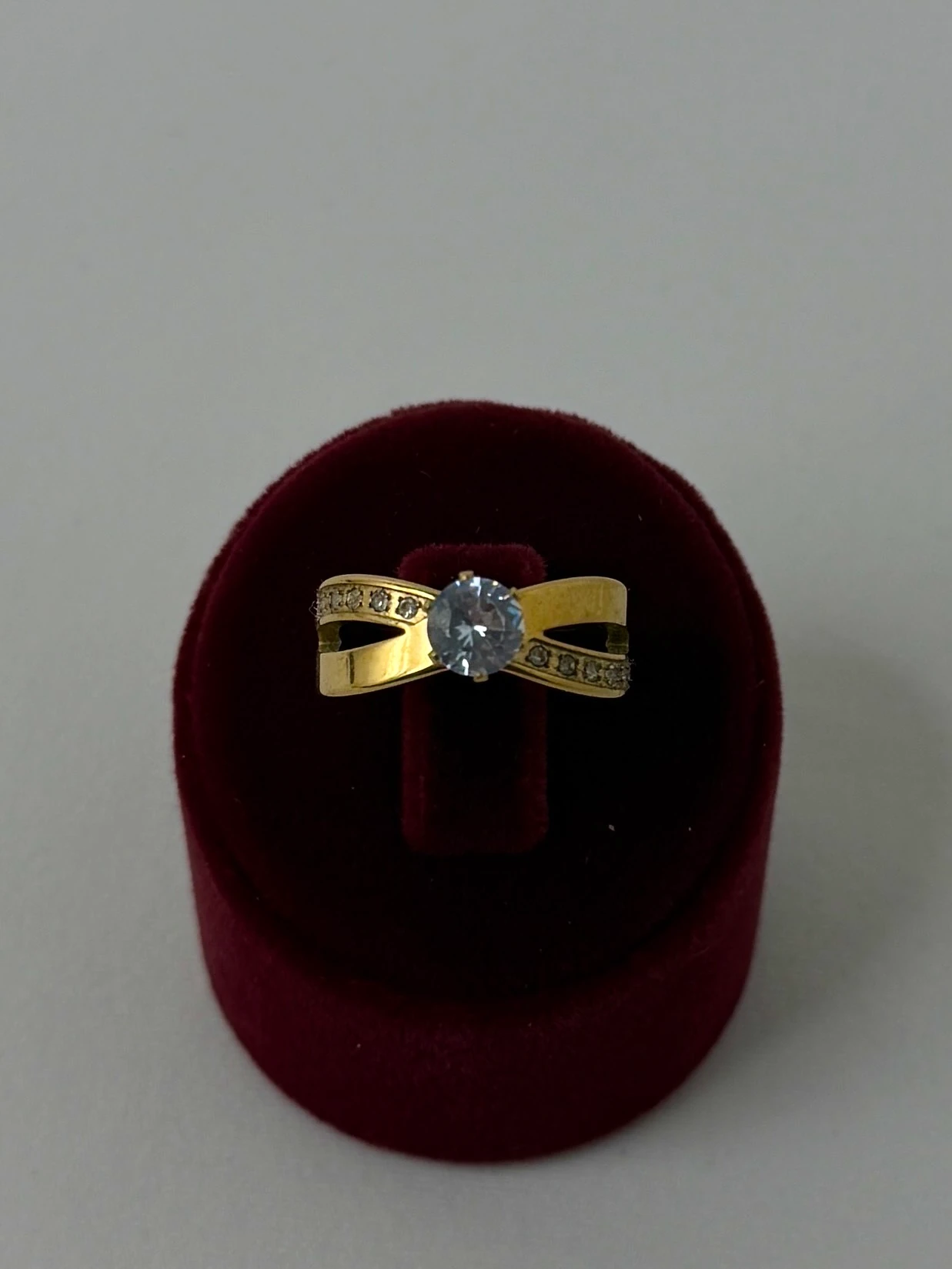 çelik gold numaralı çapraz taşlı tektaş yüzük