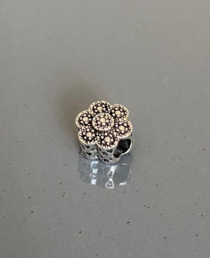 Pirinç Charm