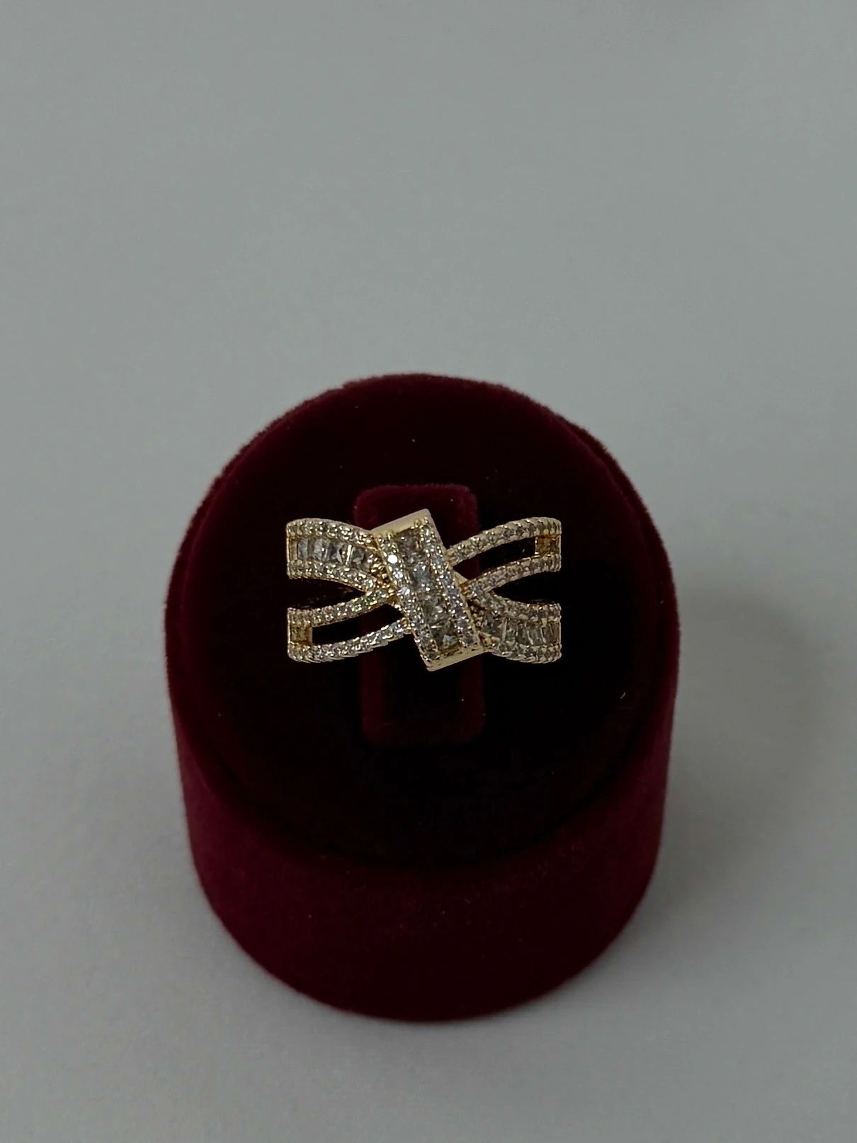 pirinç gold ayarlanabilir çapraz taşlı yüzük
