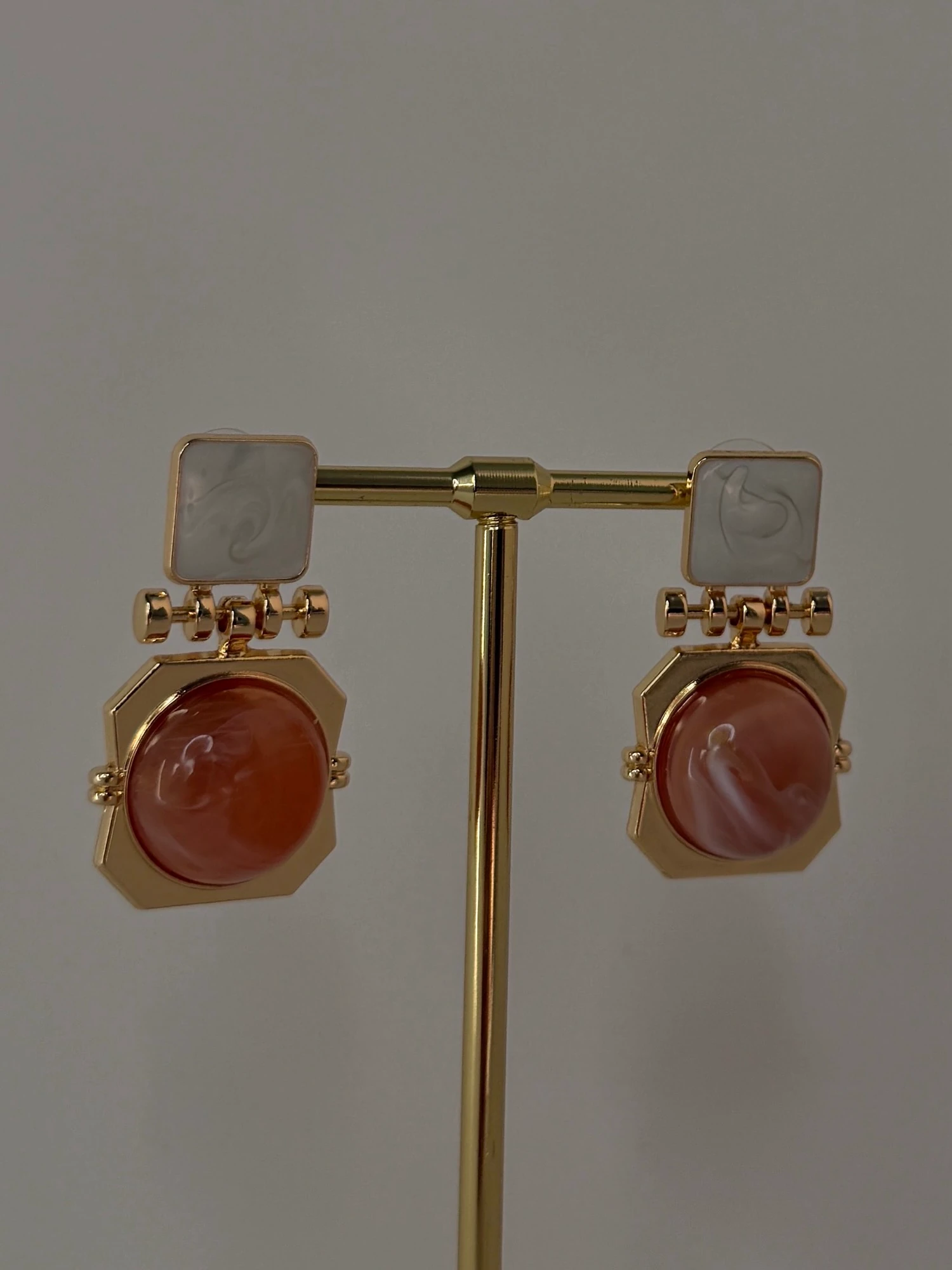vip gold beyaz pembe doğaltaş ikili küpe