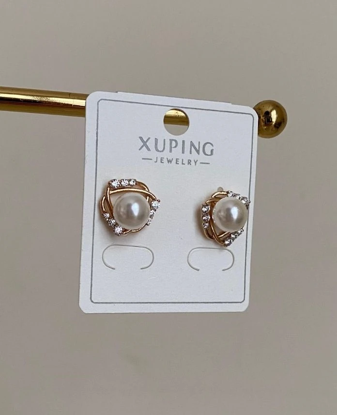 Xuping Küçük Ortası İncili Küpe