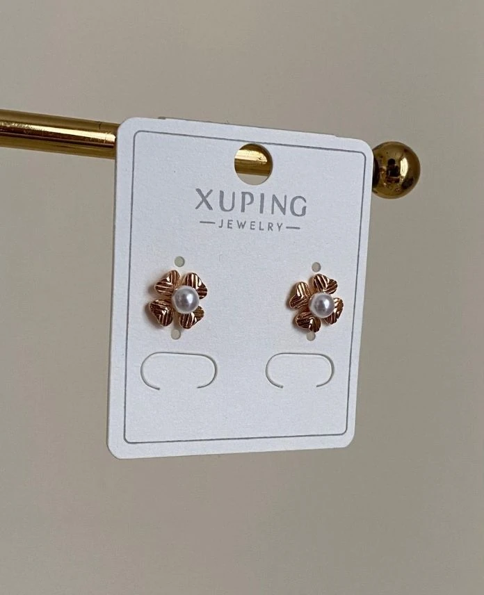 Xuping Küçük Yonca Ortası İnci Küpe
