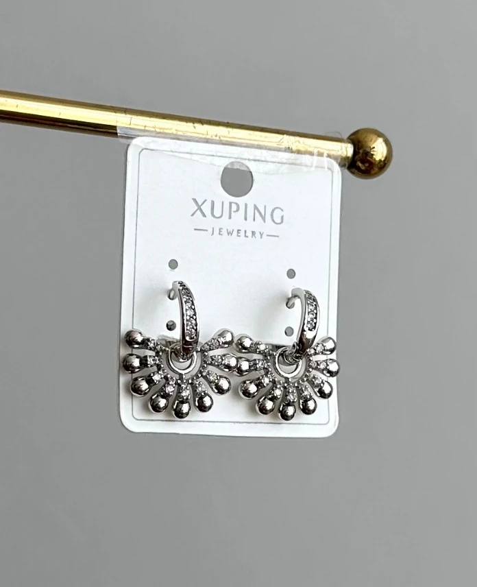 xuping silver yarım çiçek küpe
