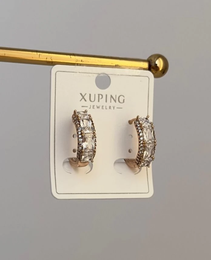 Xuping Halka Kare Beyaz Taşlı Küpe